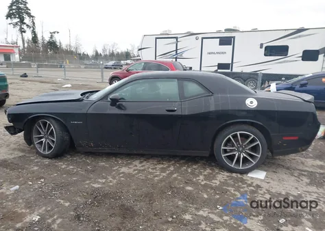 2022 Dodge Challenger R/T из США, поврежденный, VIN 2C3CDZBT4NH242732